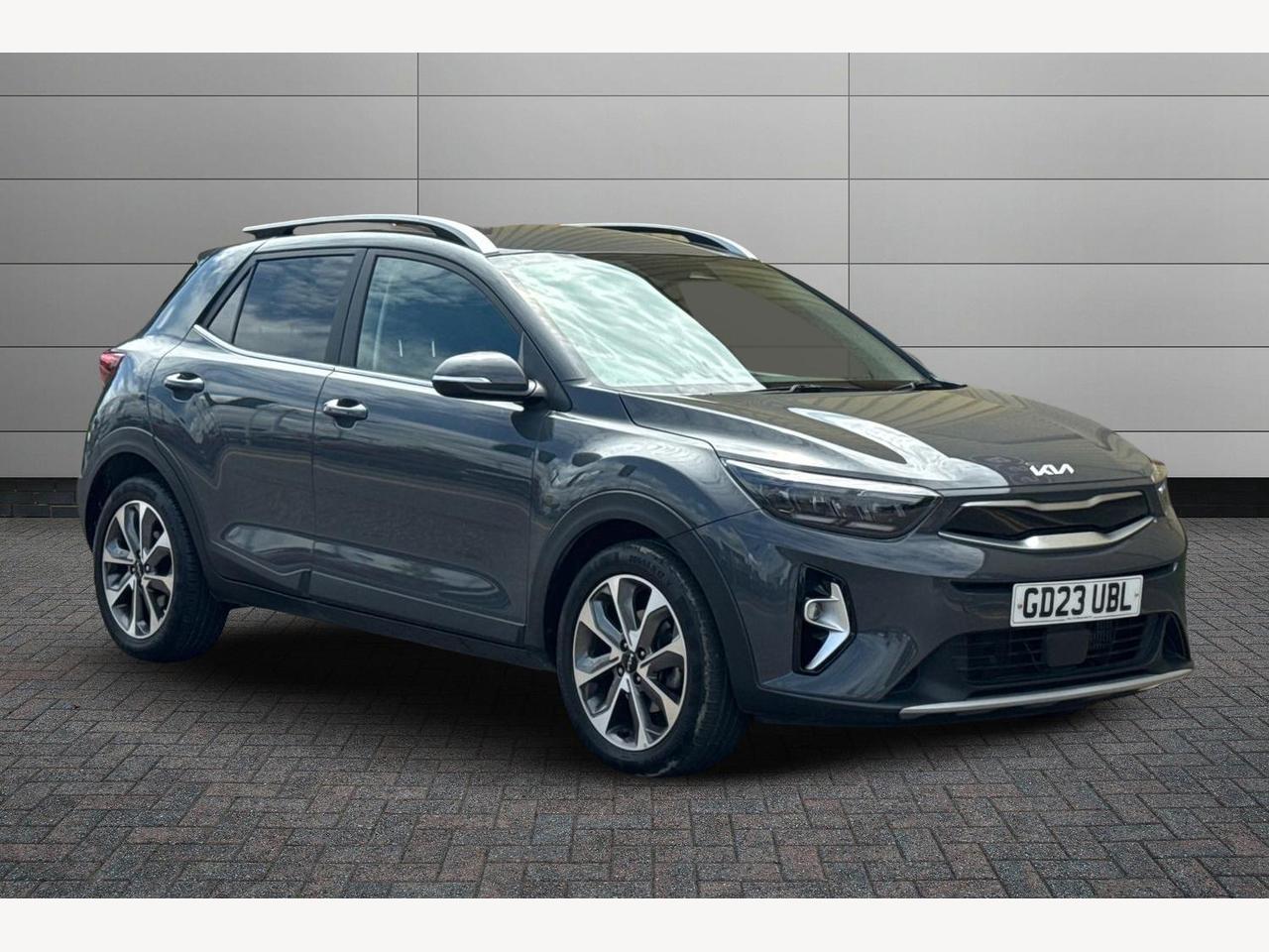 Main listing image - Kia Stonic