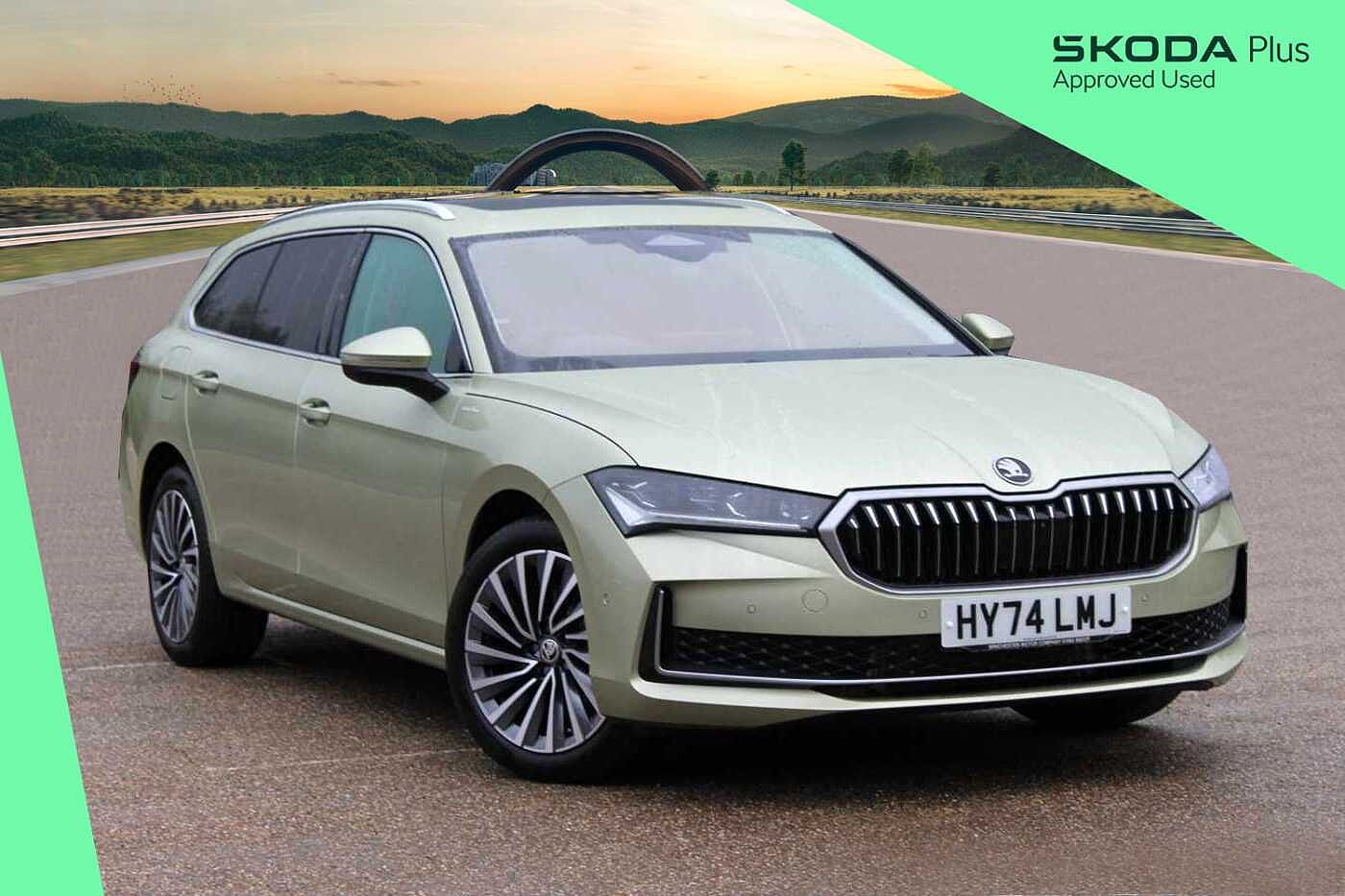 Main listing image - Skoda Superb Estate