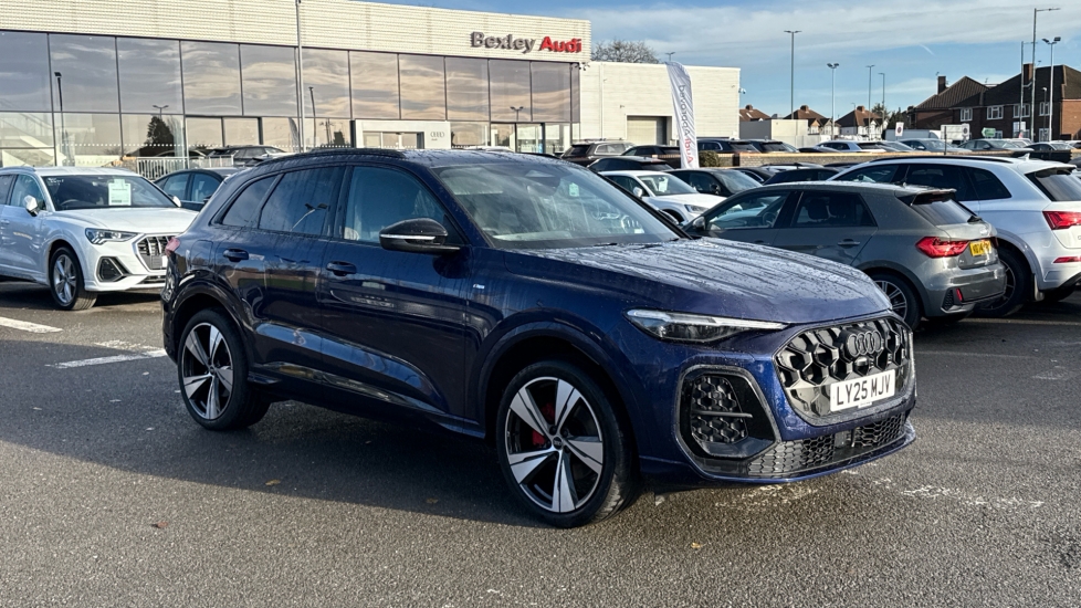 Main listing image - Audi Q5