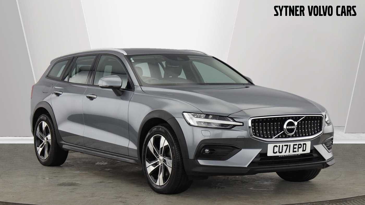 Main listing image - Volvo V60 Cross Country