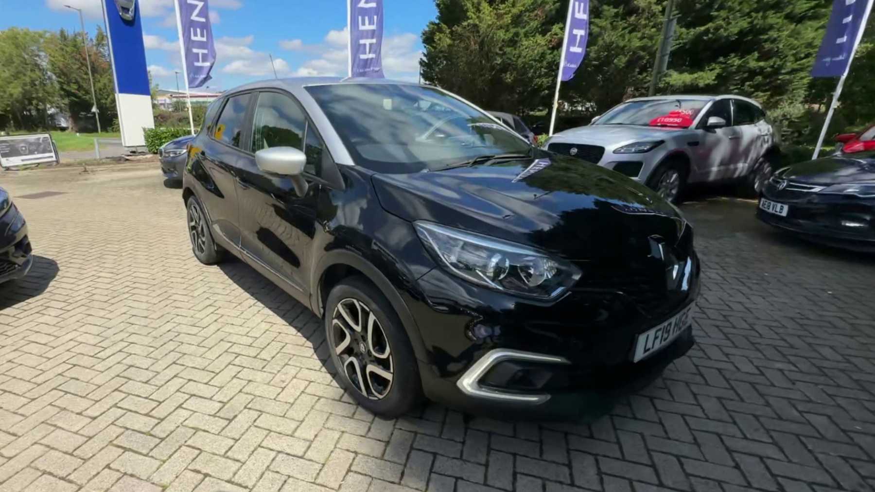 Main listing image - Renault Captur