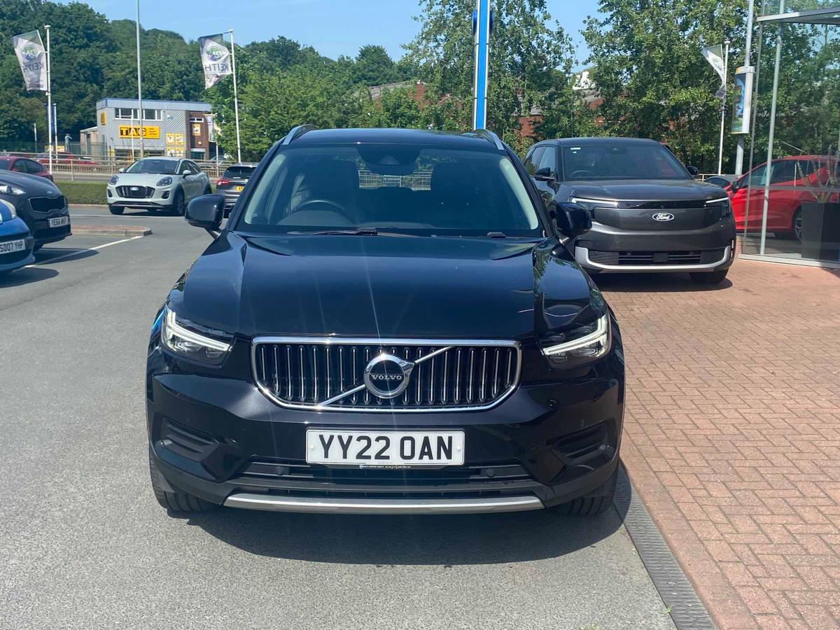 Main listing image - Volvo XC40