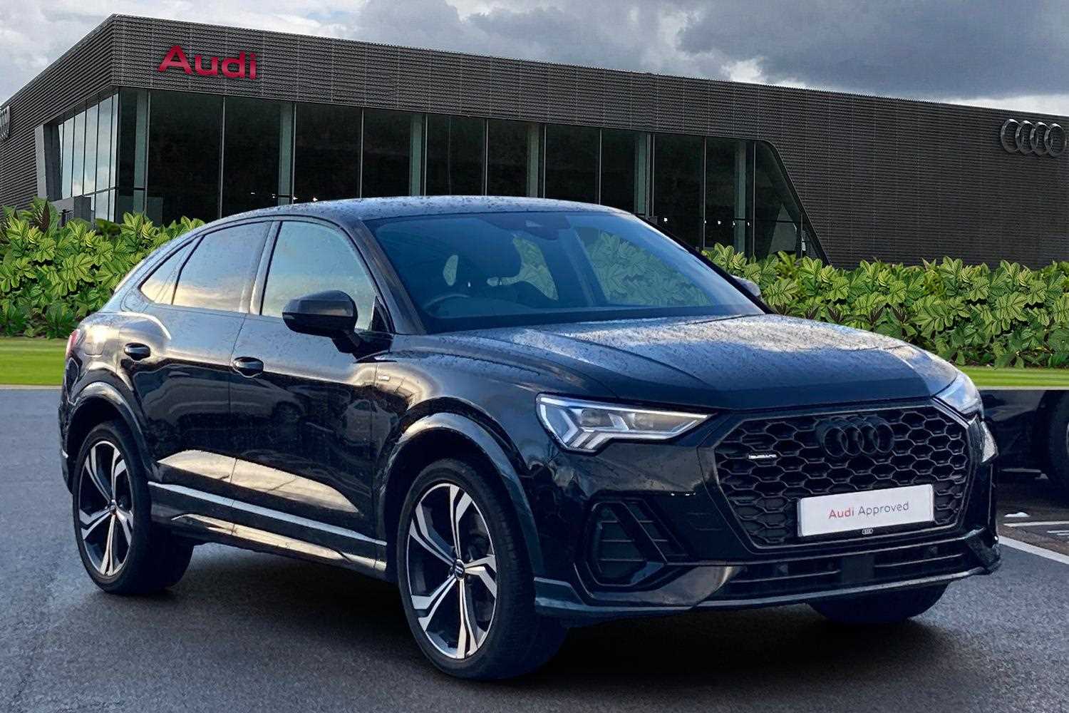 Main listing image - Audi Q3