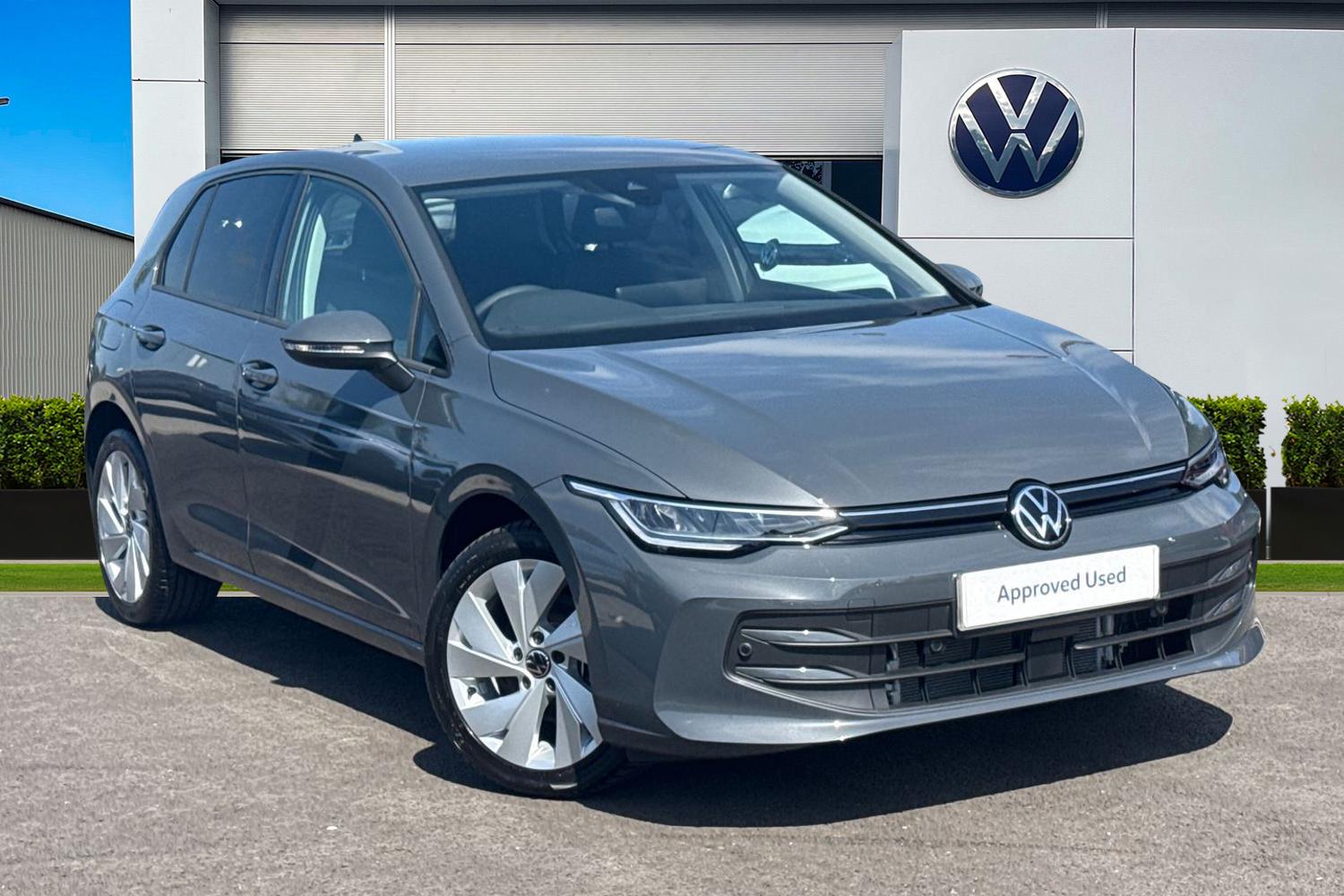 Main listing image - Volkswagen Golf