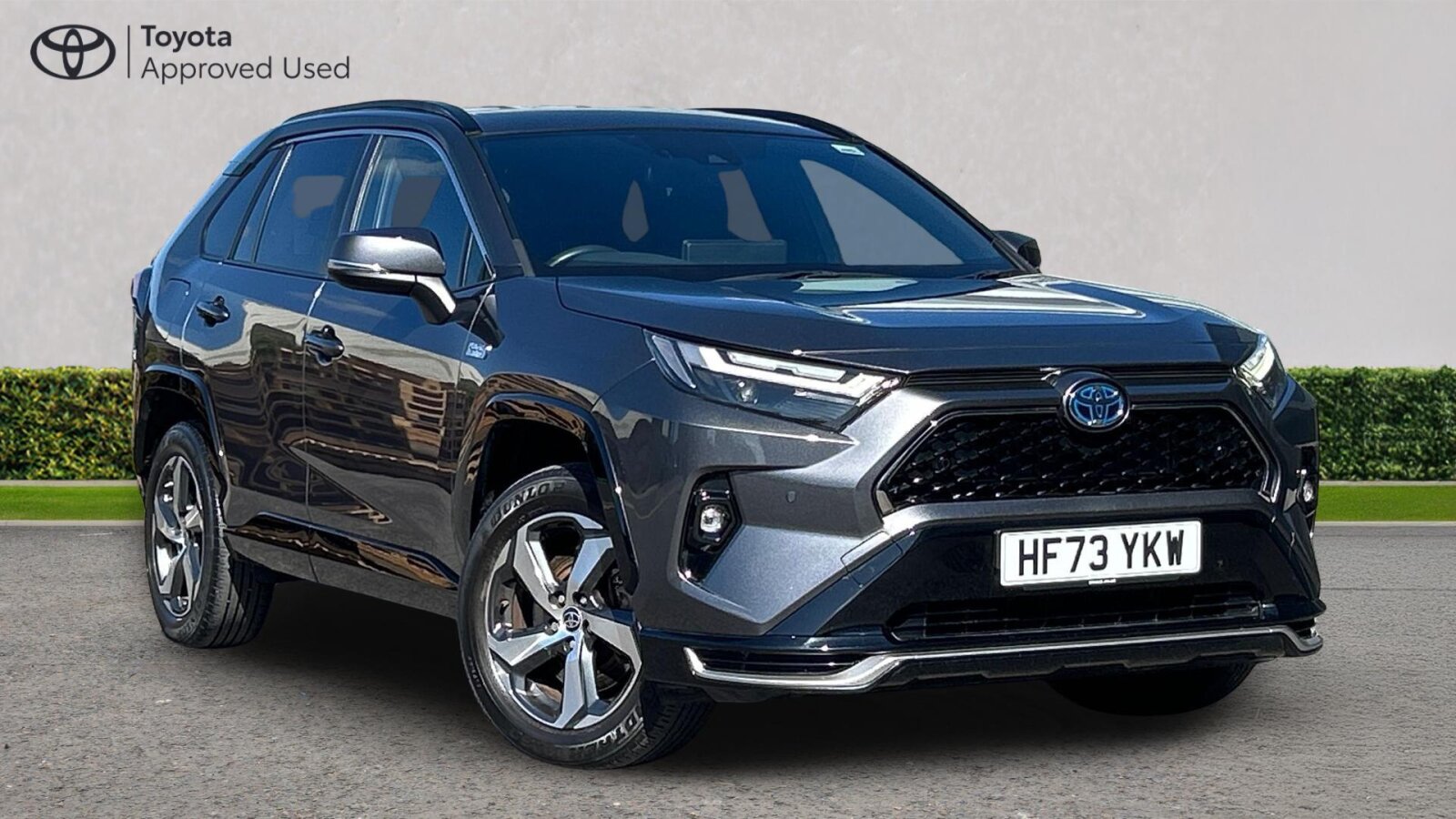 Main listing image - Toyota RAV4