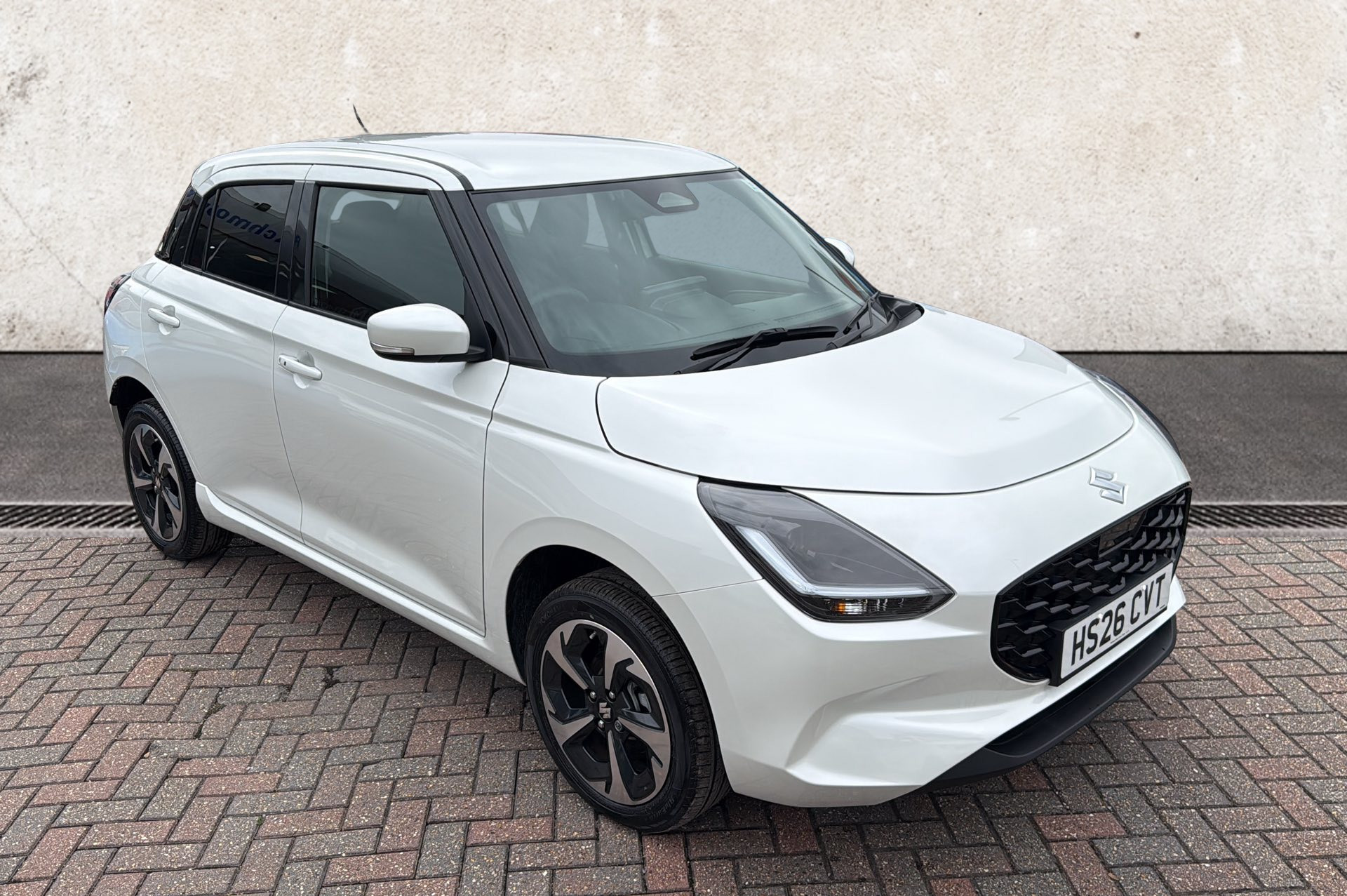 Main listing image - Suzuki Swift