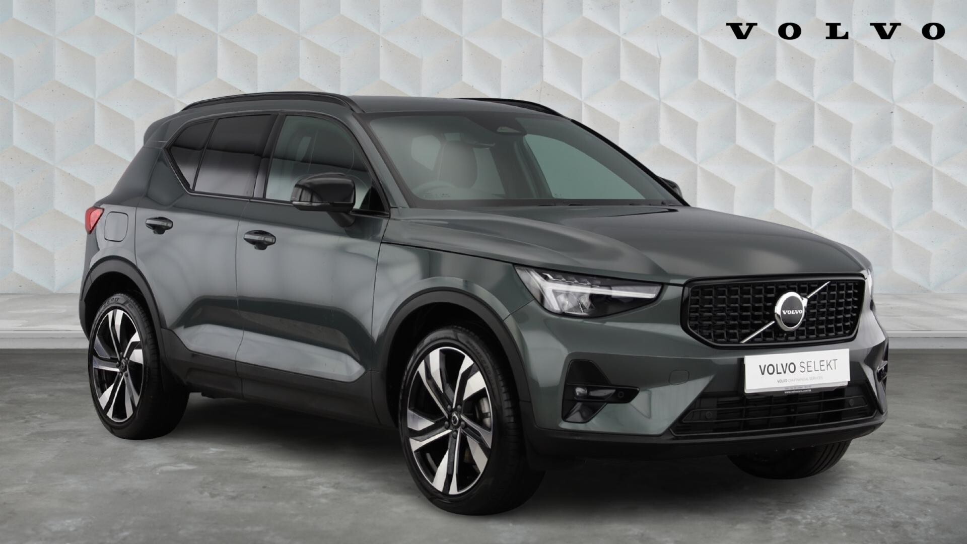 Main listing image - Volvo XC40