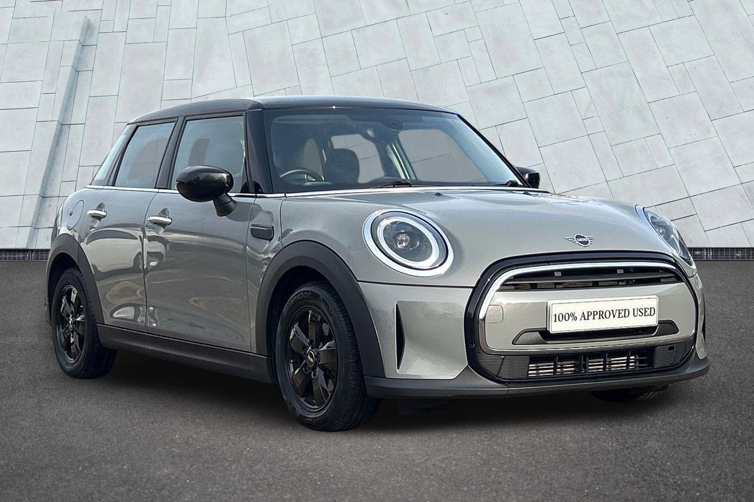 Main listing image - MINI Hatchback 5dr