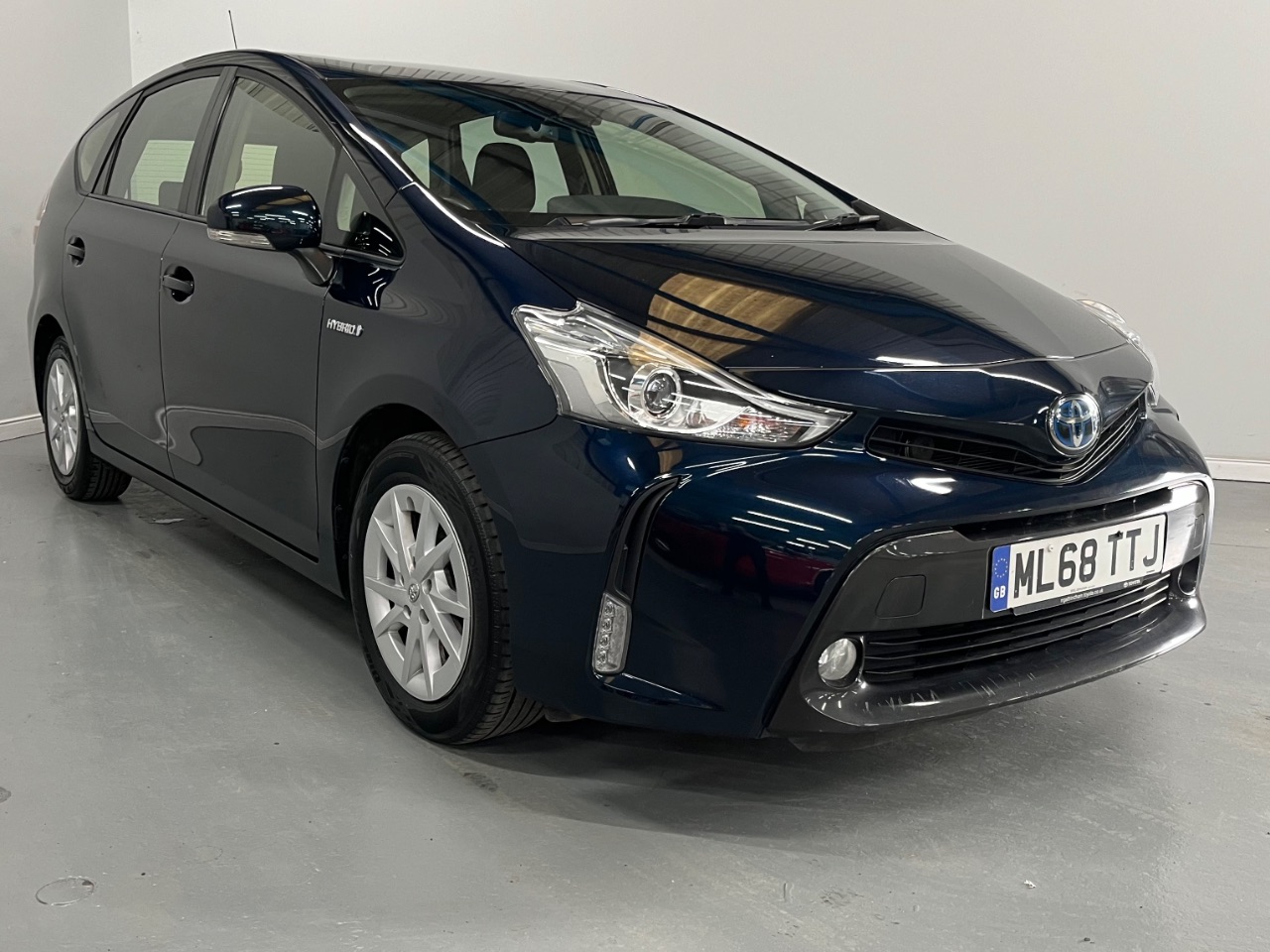 Main listing image - Toyota Prius+