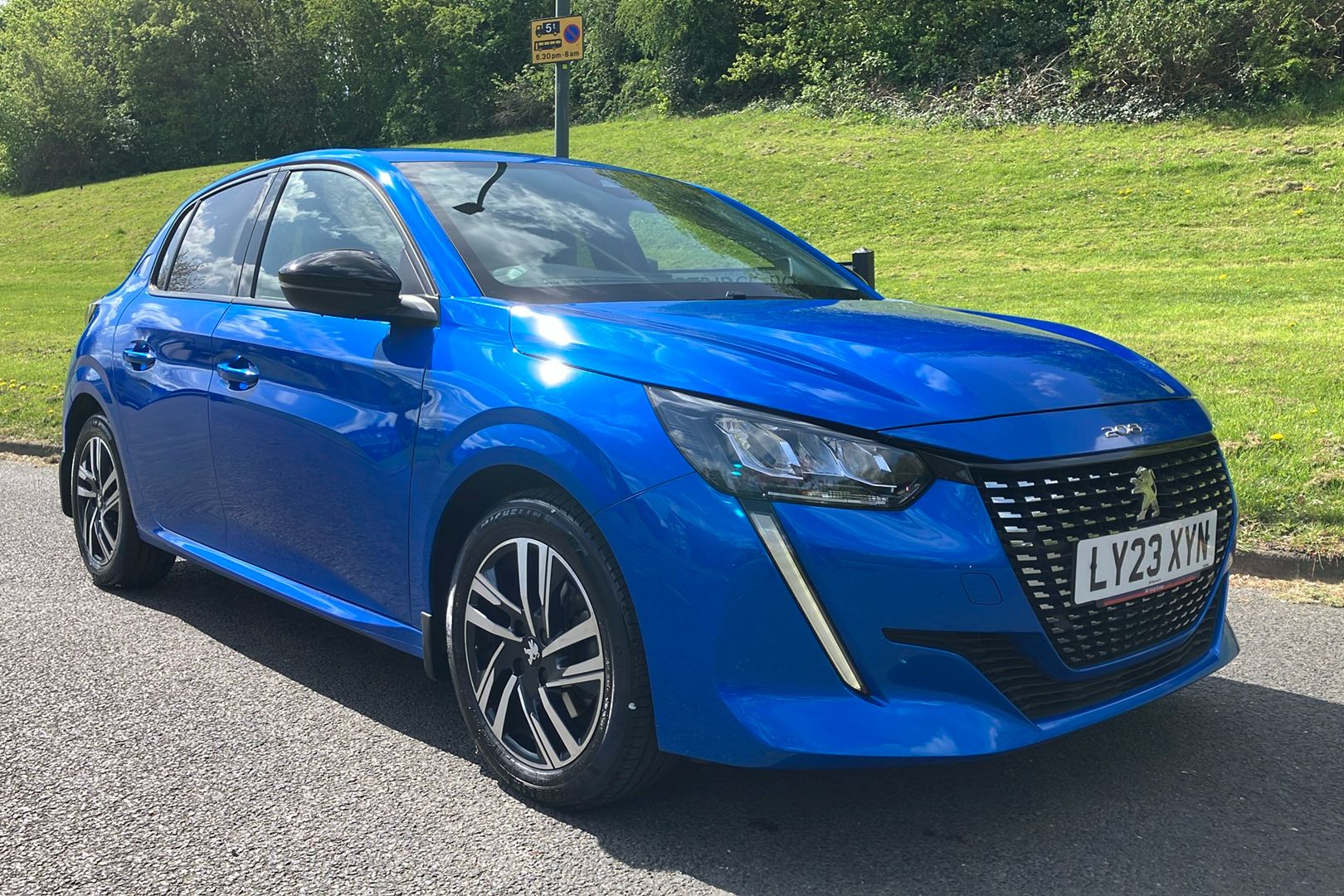 Main listing image - Peugeot 208