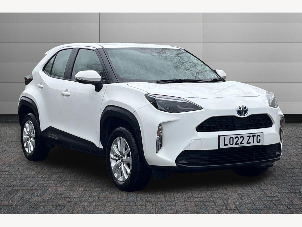 Main listing image - Toyota Yaris Cross