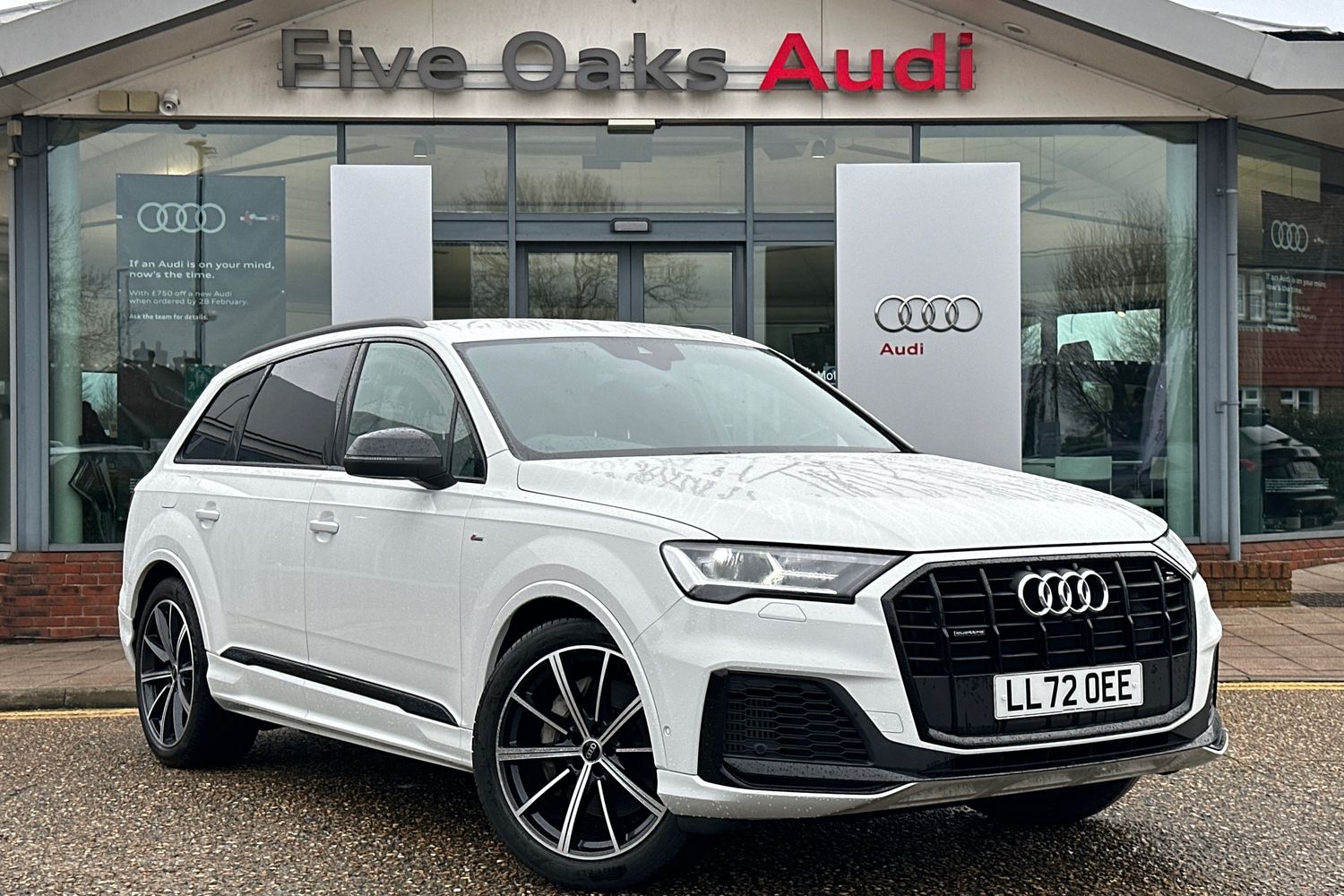 Main listing image - Audi Q7