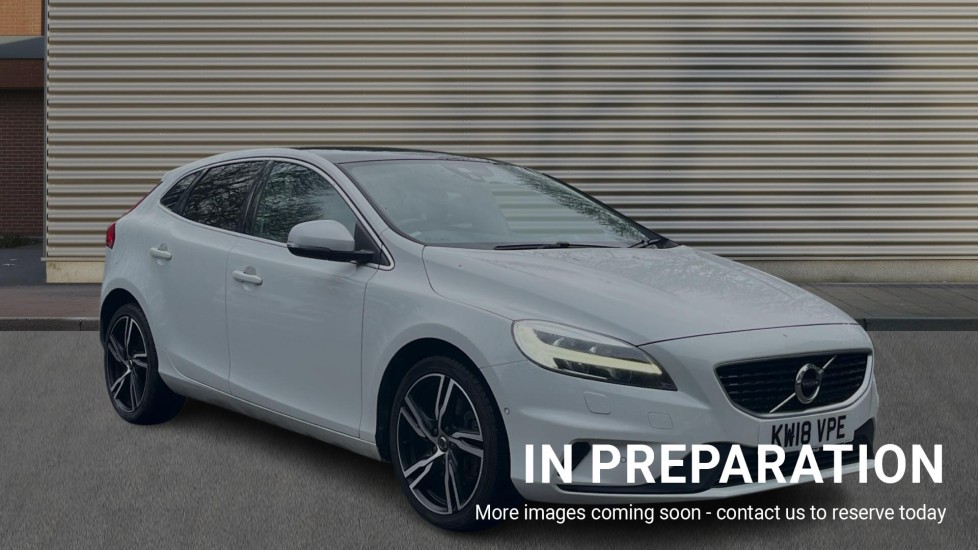 Main listing image - Volvo V40