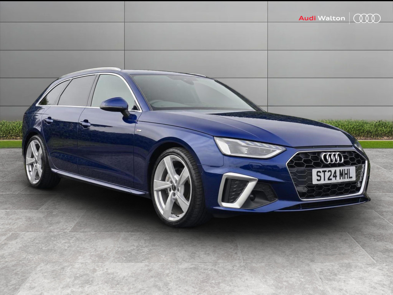 Main listing image - Audi A4
