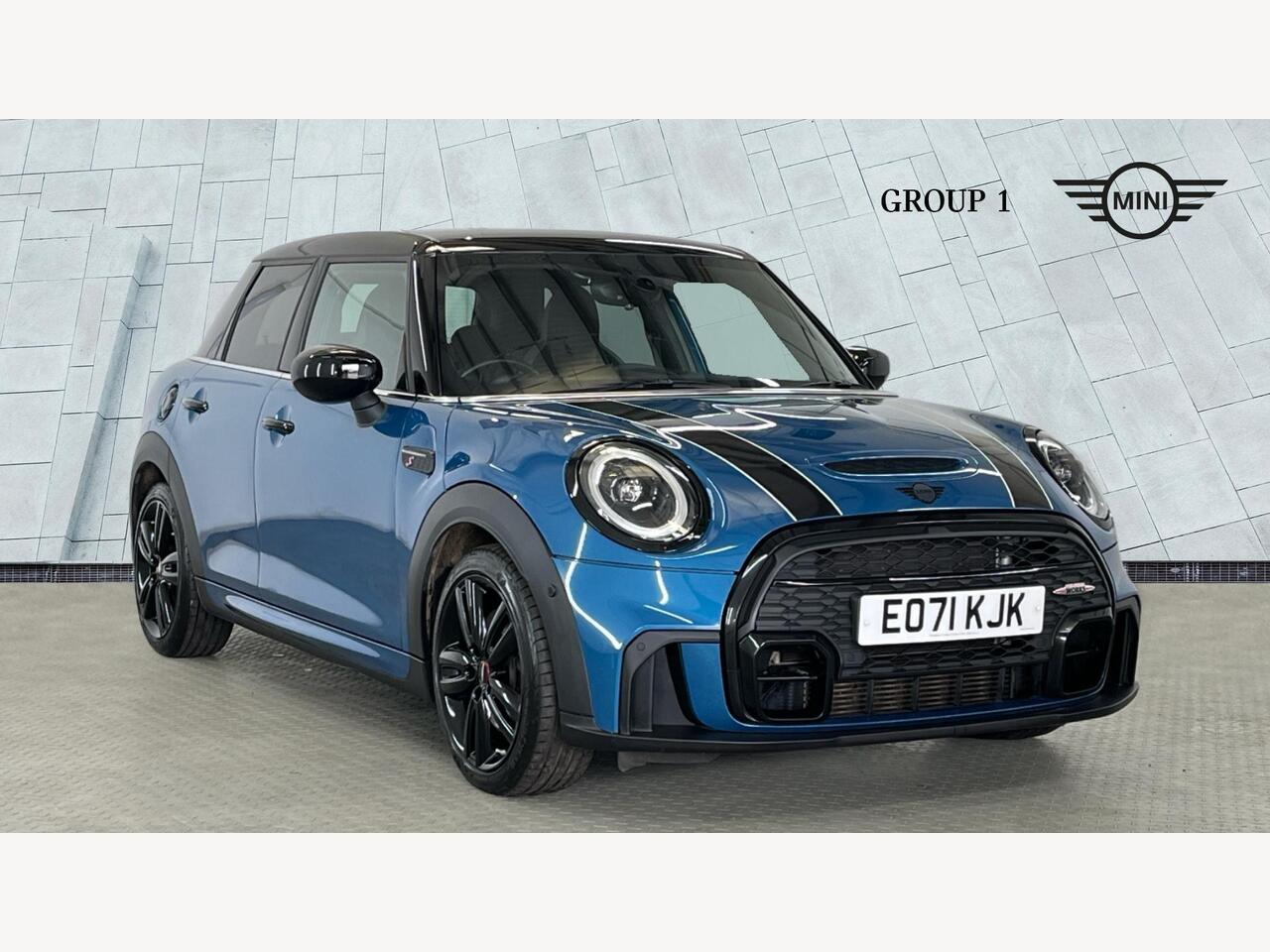 Main listing image - MINI Hatchback 5dr