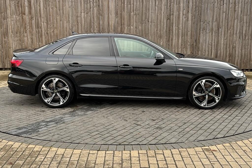 Main listing image - Audi A4