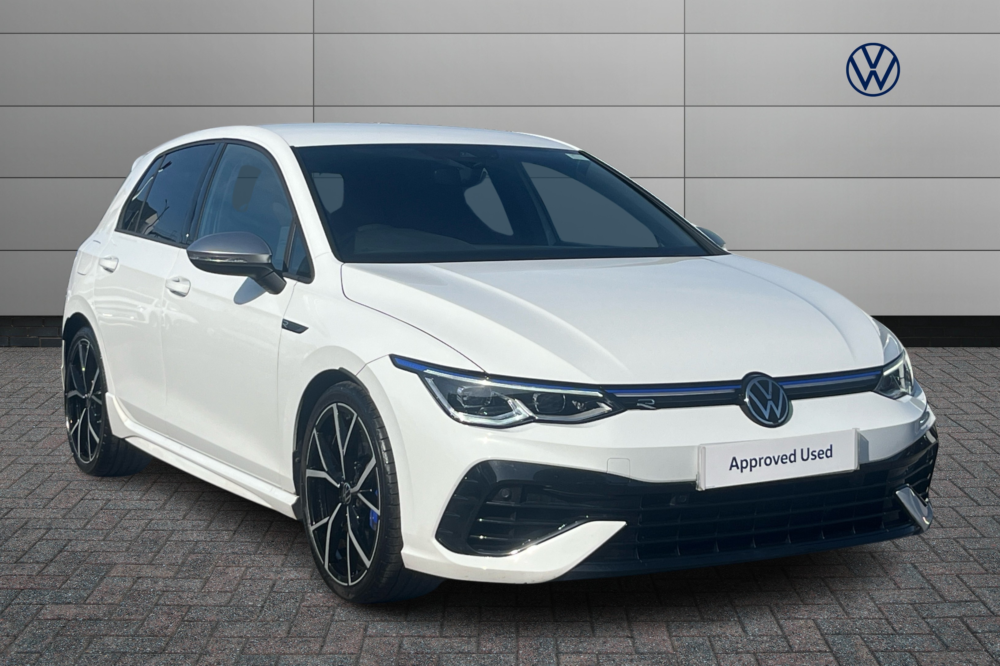 Main listing image - Volkswagen Golf R