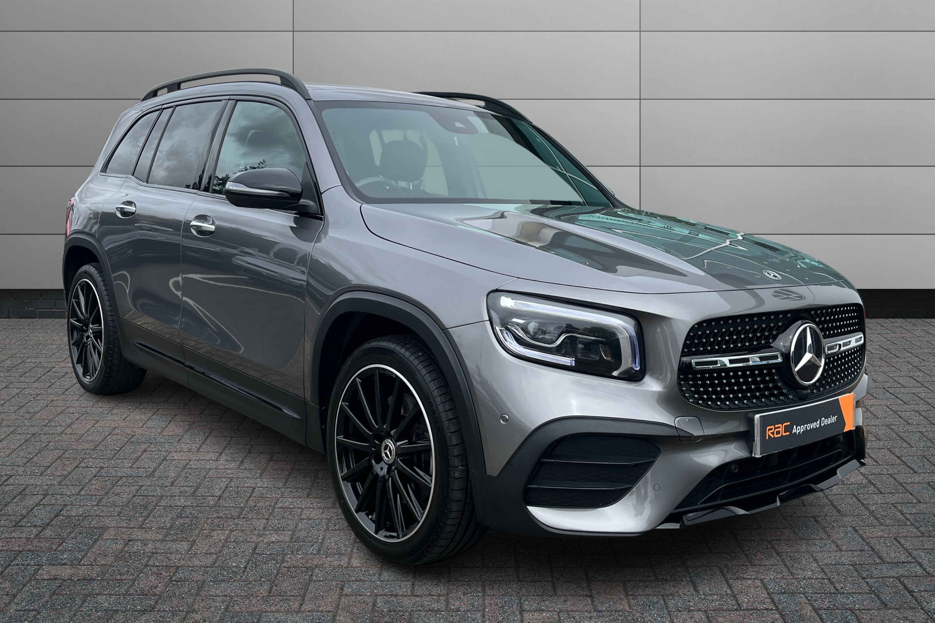 Main listing image - Mercedes-Benz GLB