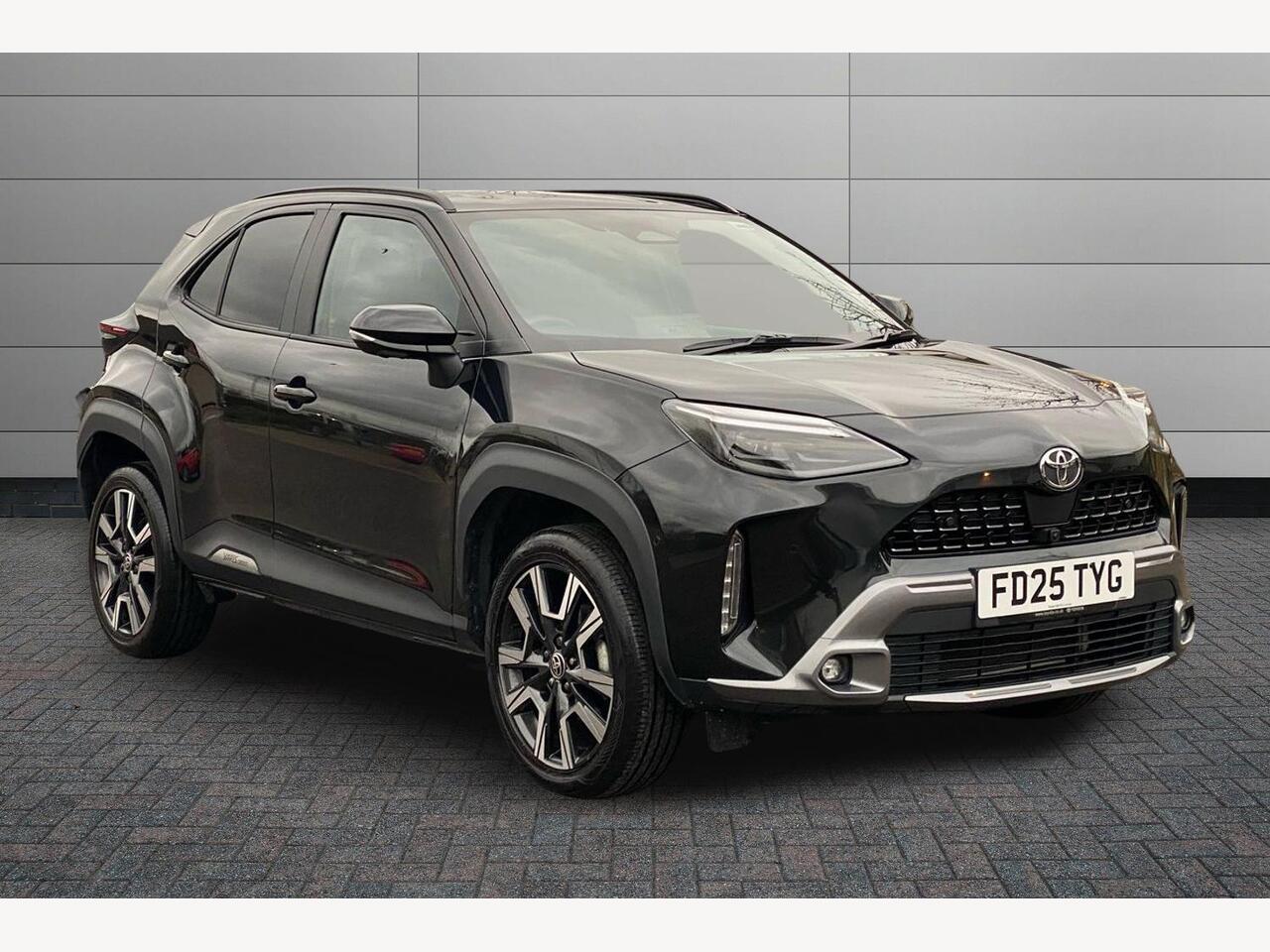 Main listing image - Toyota Yaris Cross