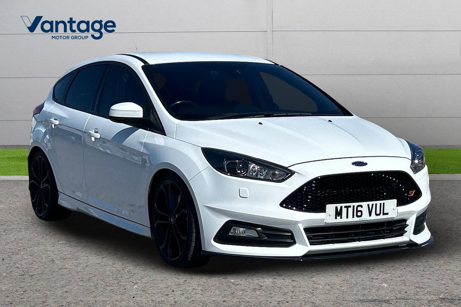 Main listing image - Ford Focus ST