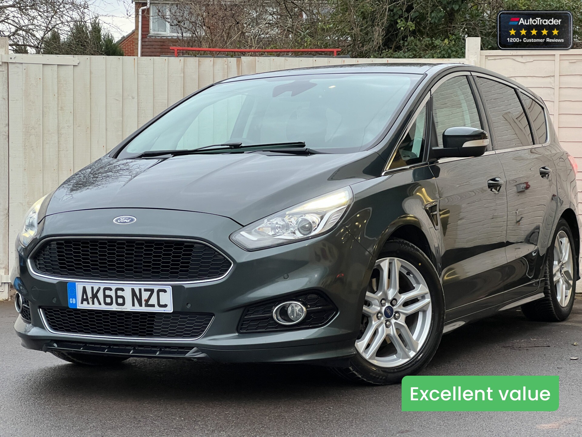 Main listing image - Ford S-MAX