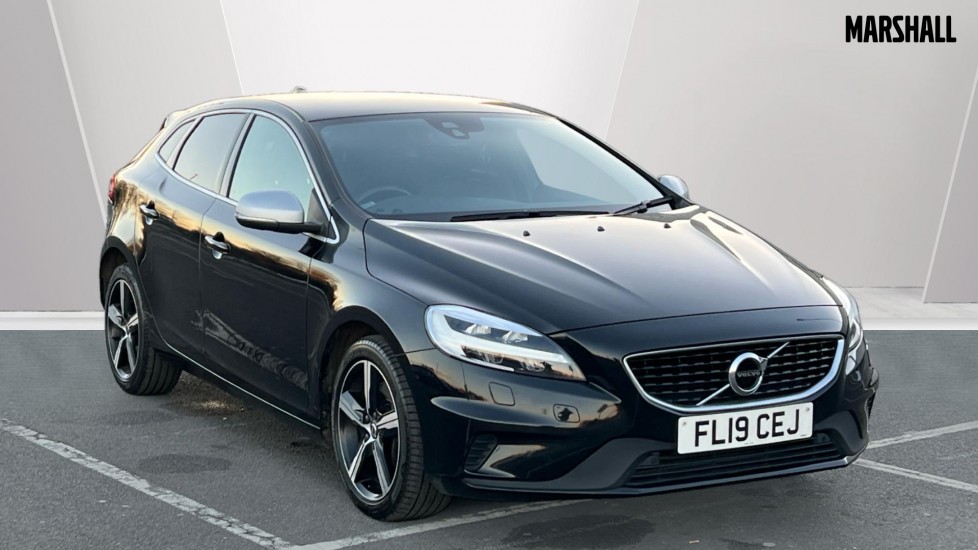 Main listing image - Volvo V40