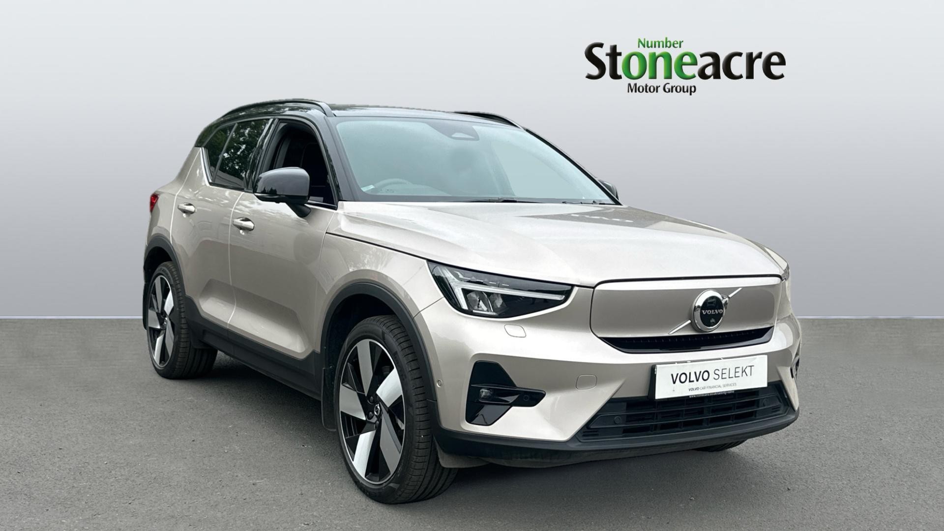 Main listing image - Volvo XC40 Recharge