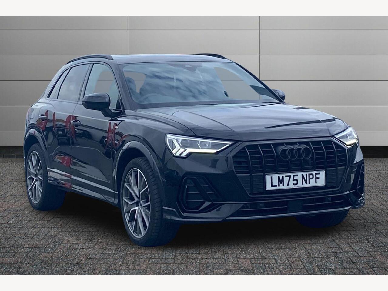 Main listing image - Audi Q3