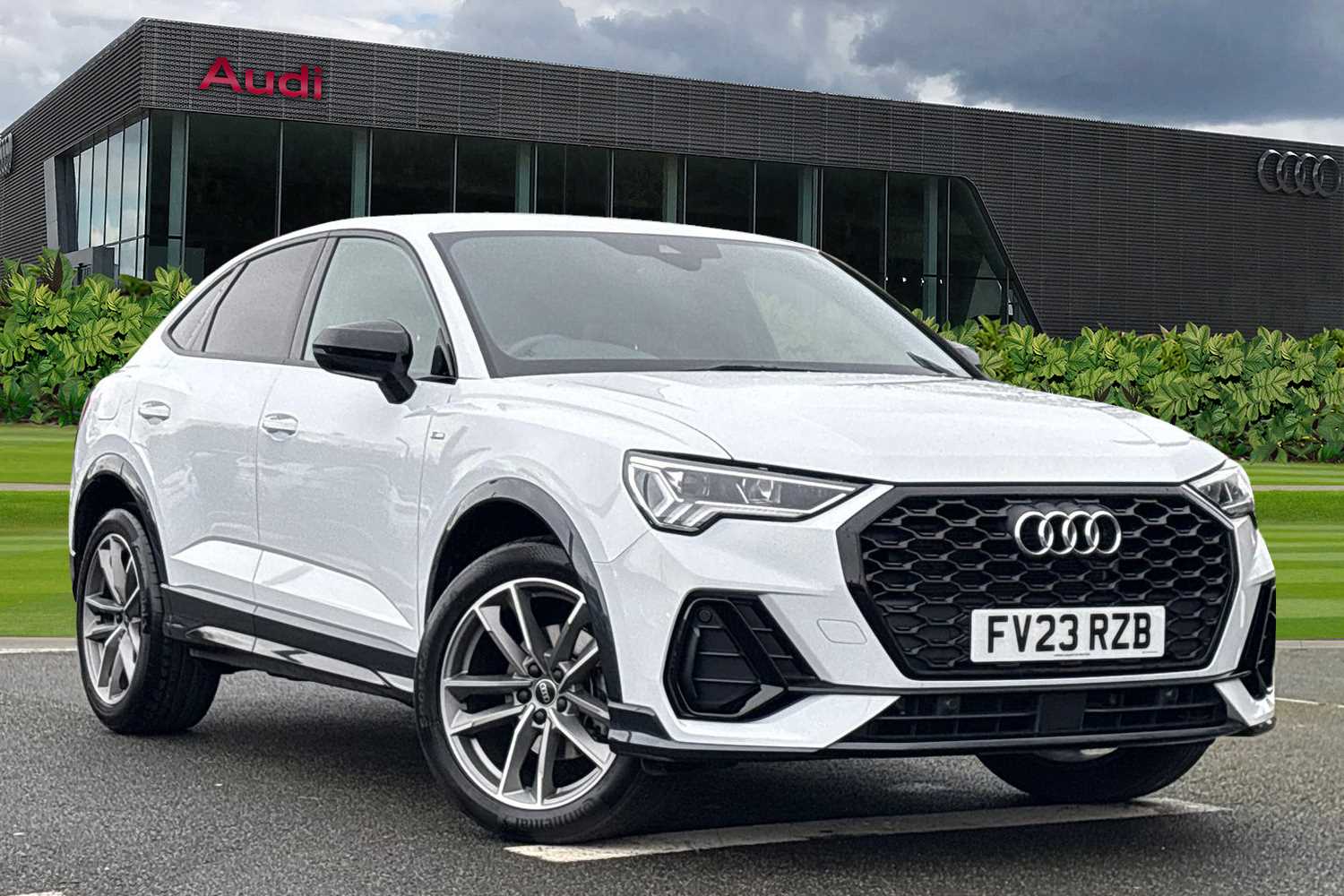 Main listing image - Audi Q3