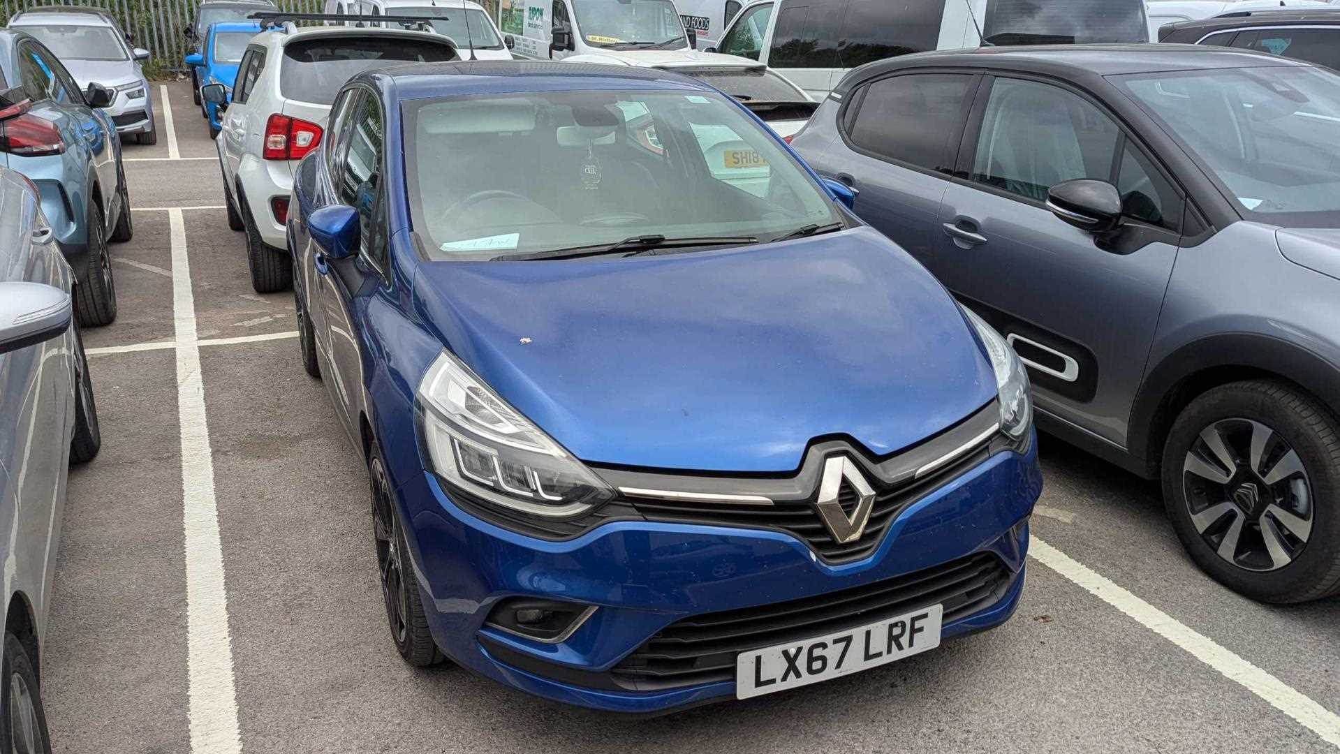 Main listing image - Renault Clio