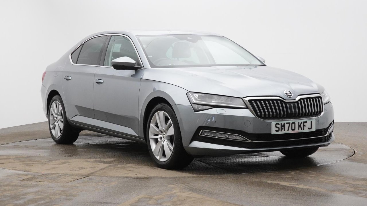 Main listing image - Skoda Superb