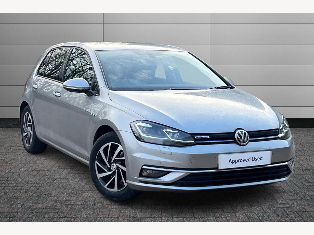 Main listing image - Volkswagen Golf