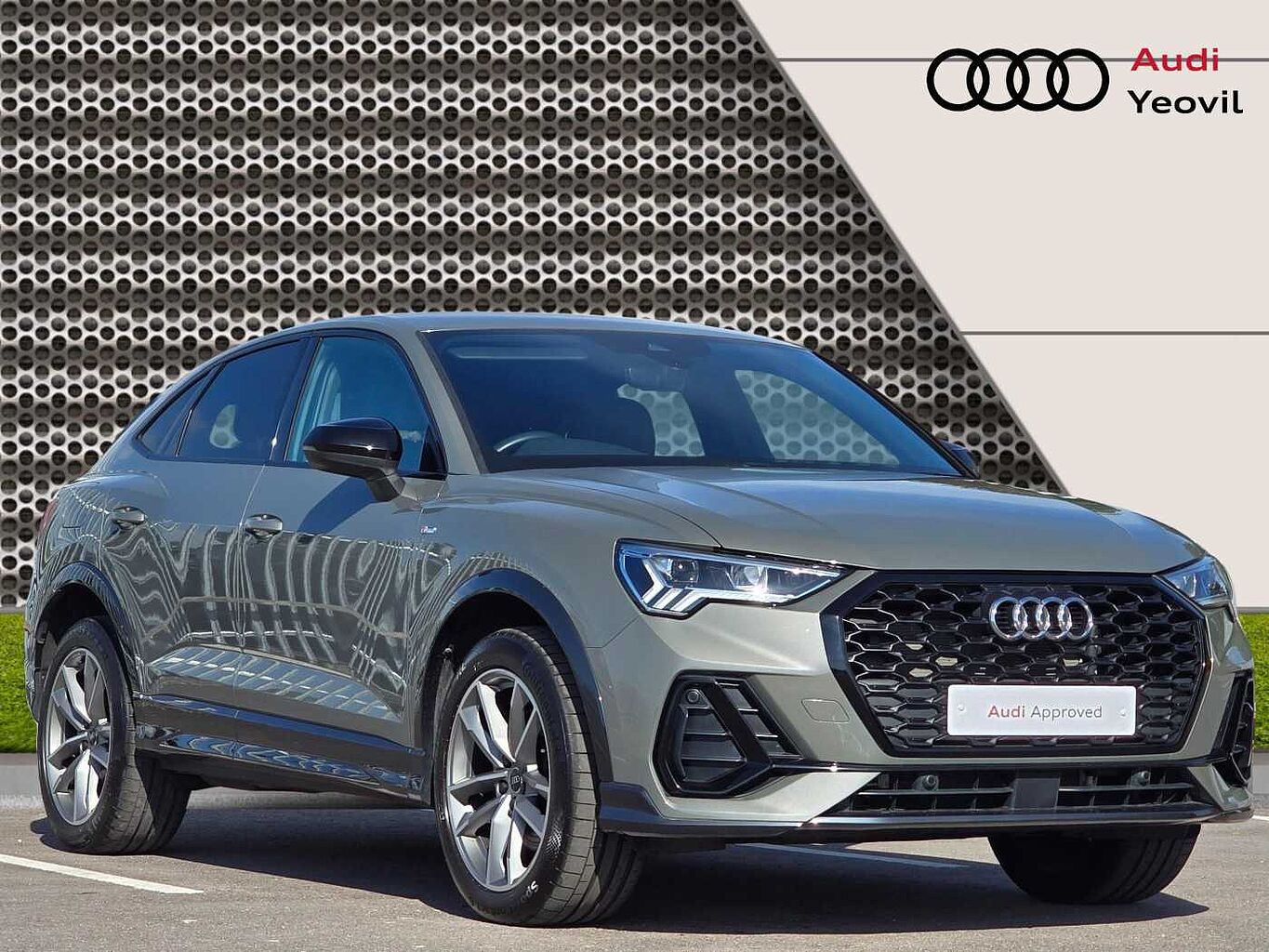 Main listing image - Audi Q3