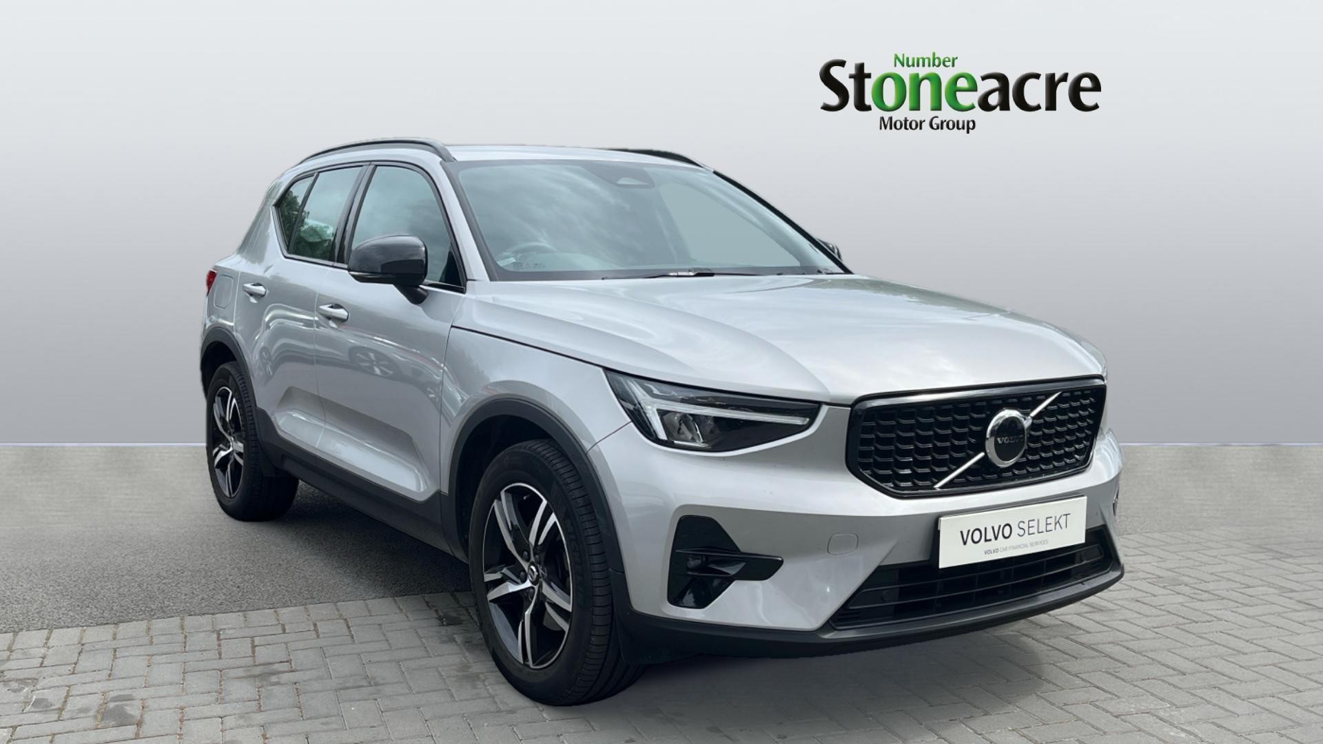 Main listing image - Volvo XC40