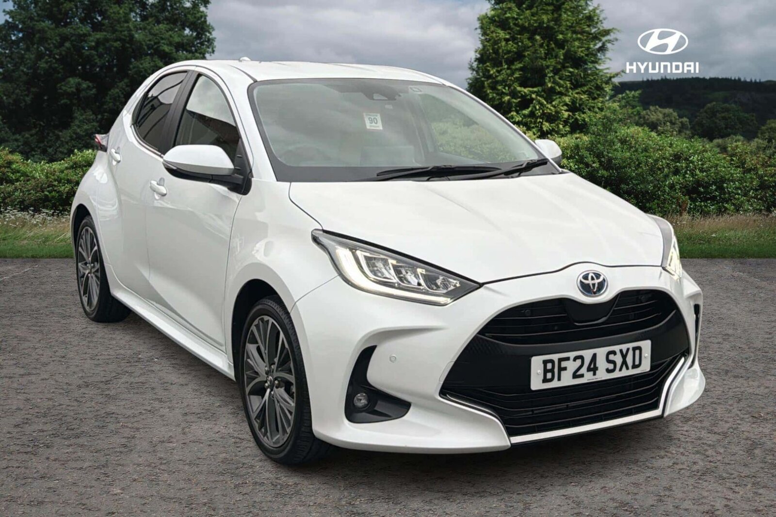 Main listing image - Toyota Yaris