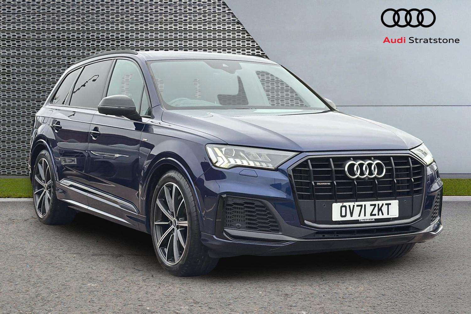 Main listing image - Audi Q7