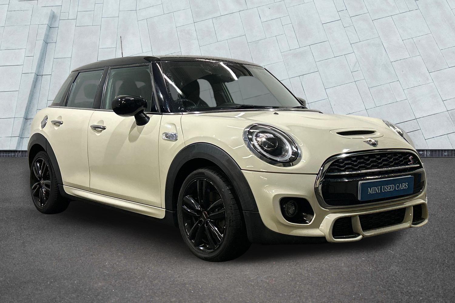 Main listing image - MINI Hatchback 5dr
