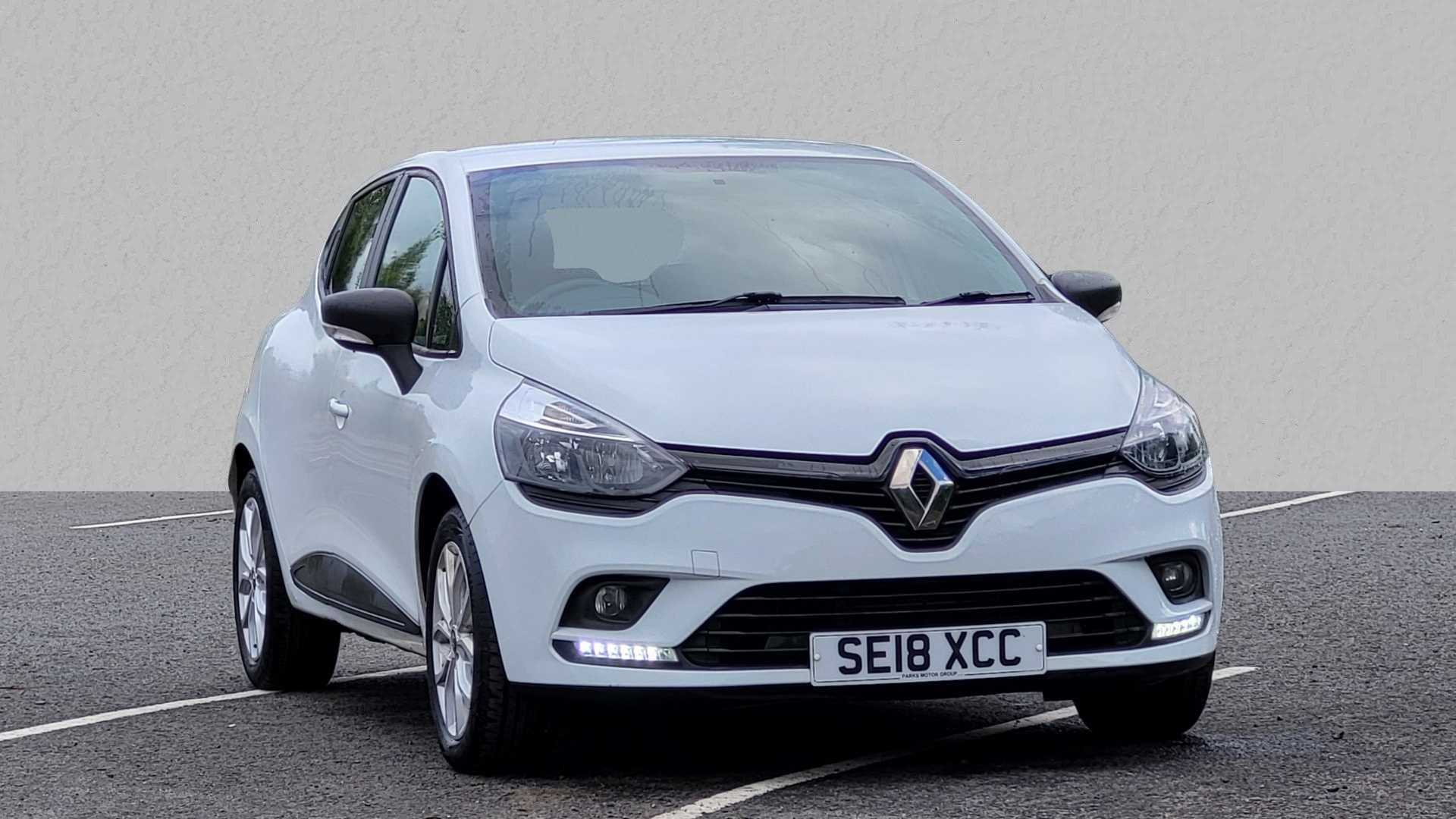 Main listing image - Renault Clio