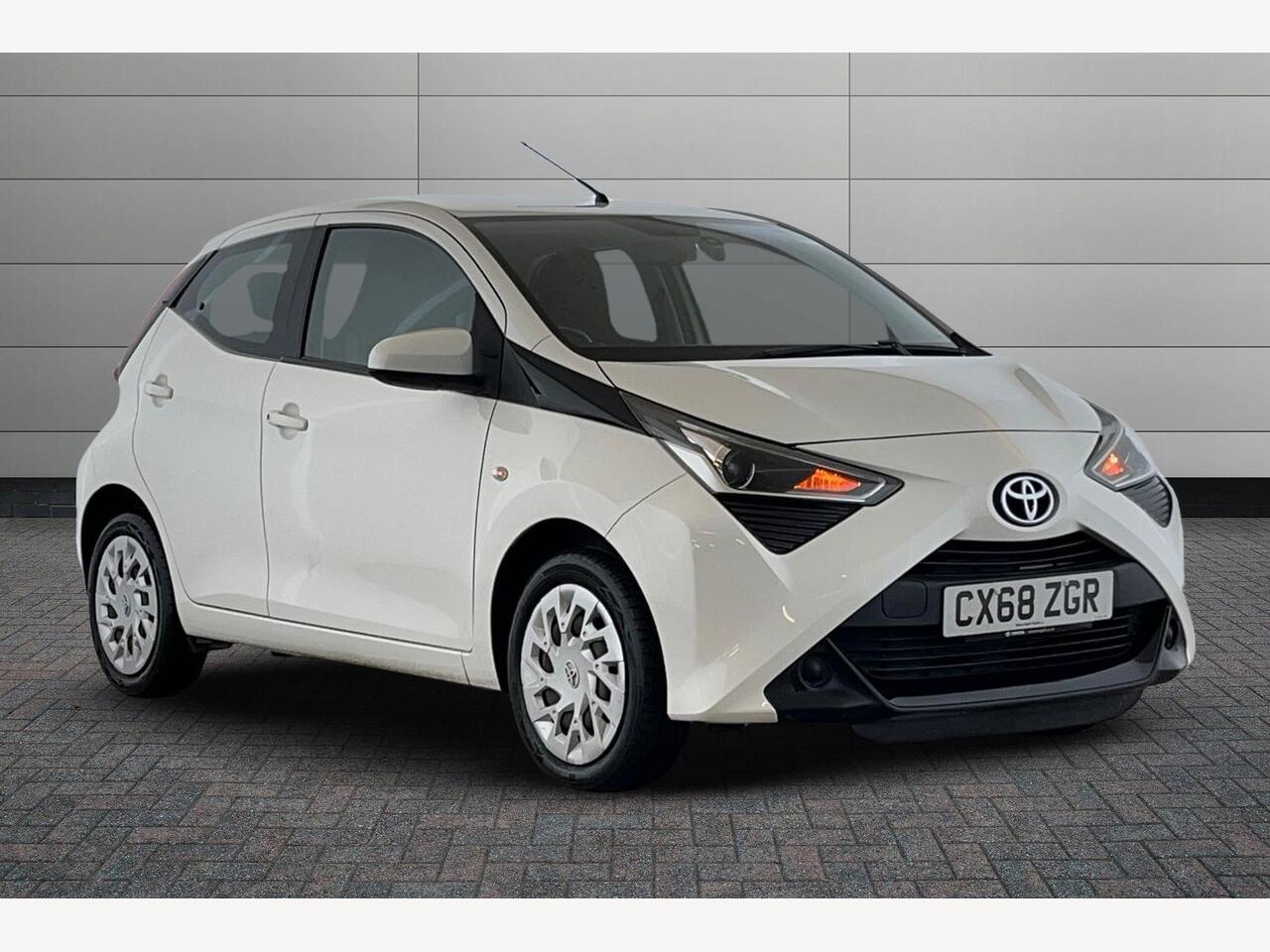 Main listing image - Toyota Aygo