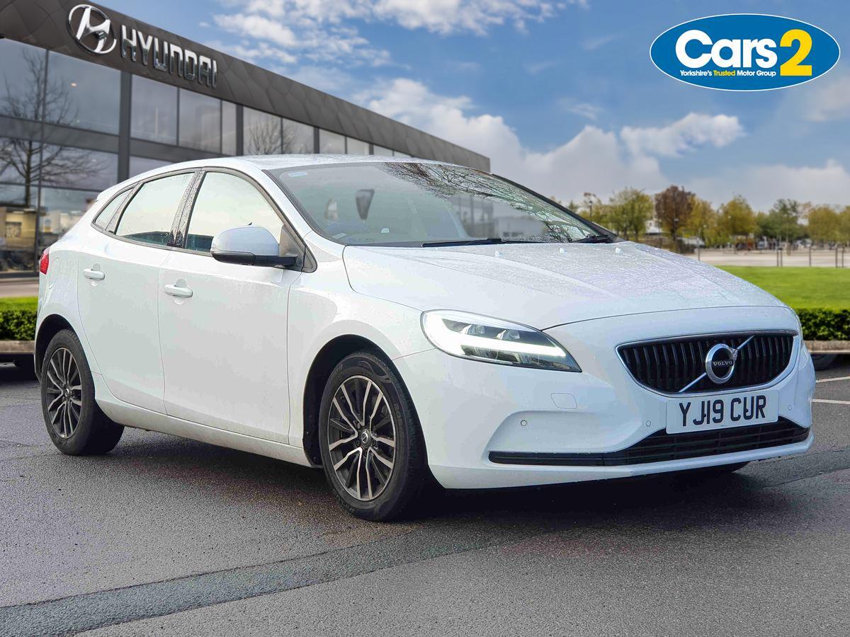 Main listing image - Volvo V40