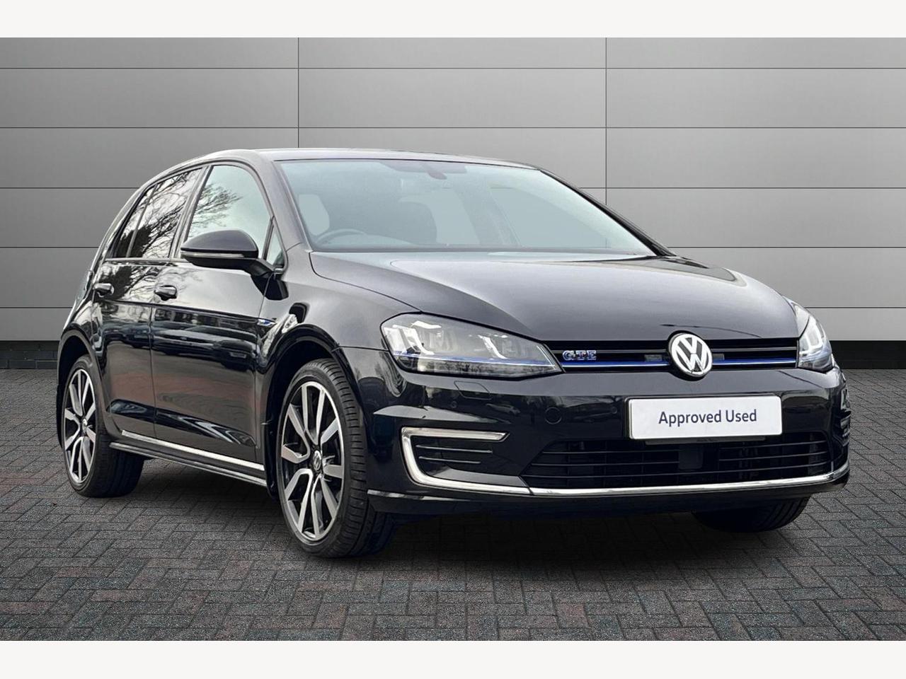 Main listing image - Volkswagen Golf GTE