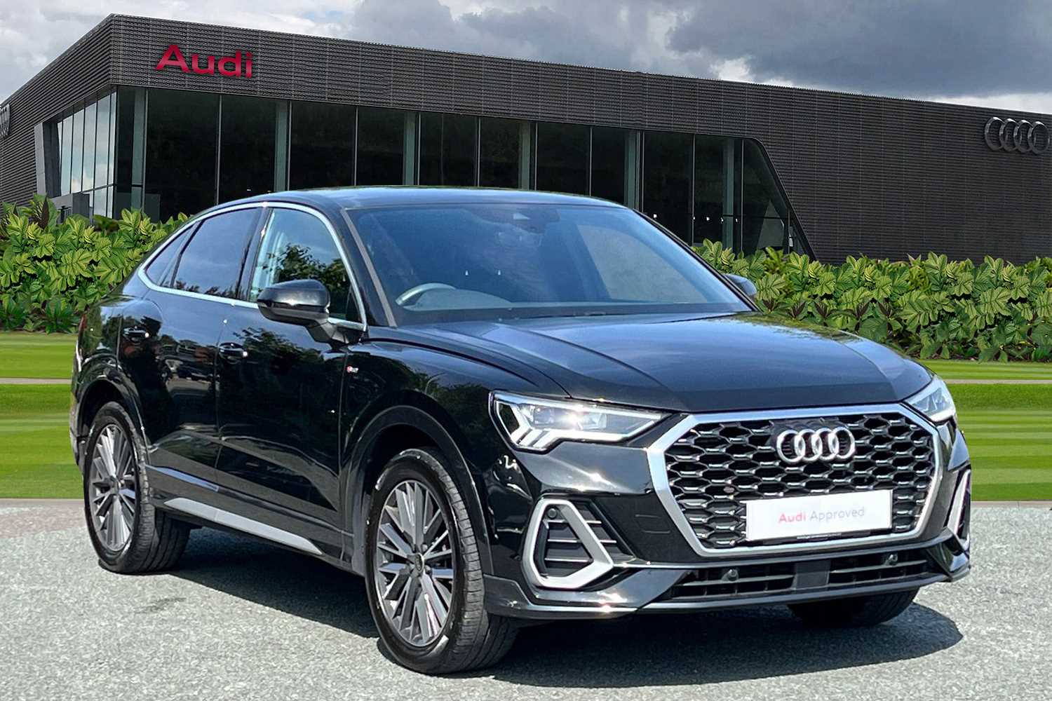 Main listing image - Audi Q3