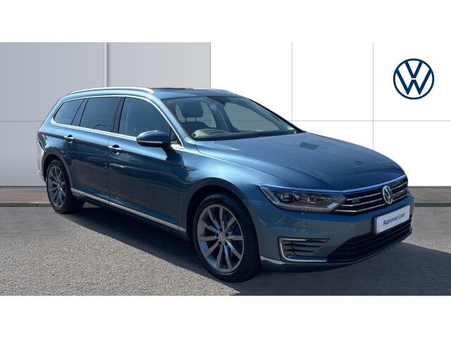 Main listing image - Volkswagen Passat GTE