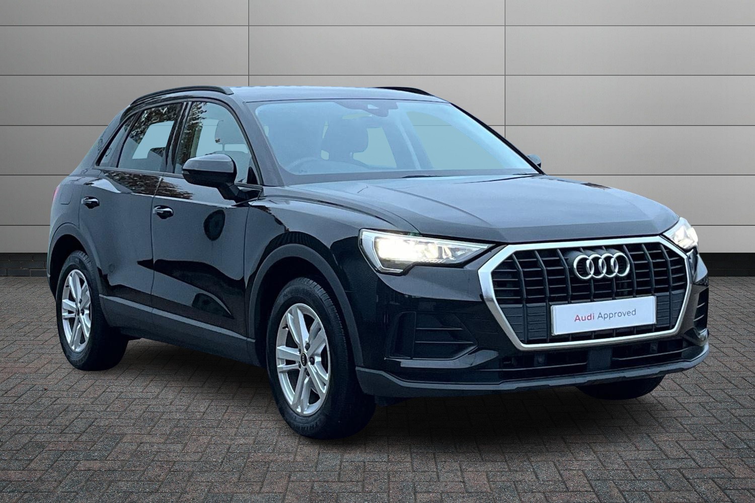 Main listing image - Audi Q3