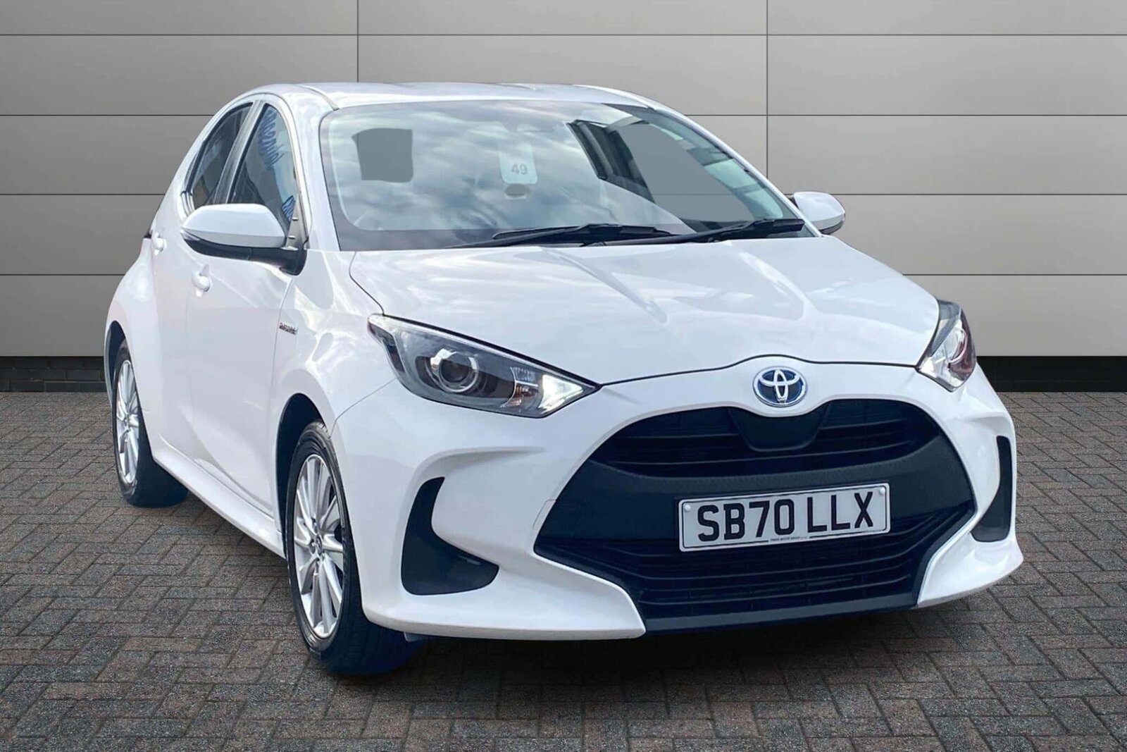 Main listing image - Toyota Yaris