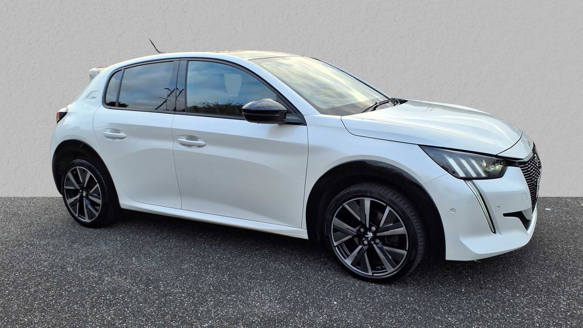 Main listing image - Peugeot 208