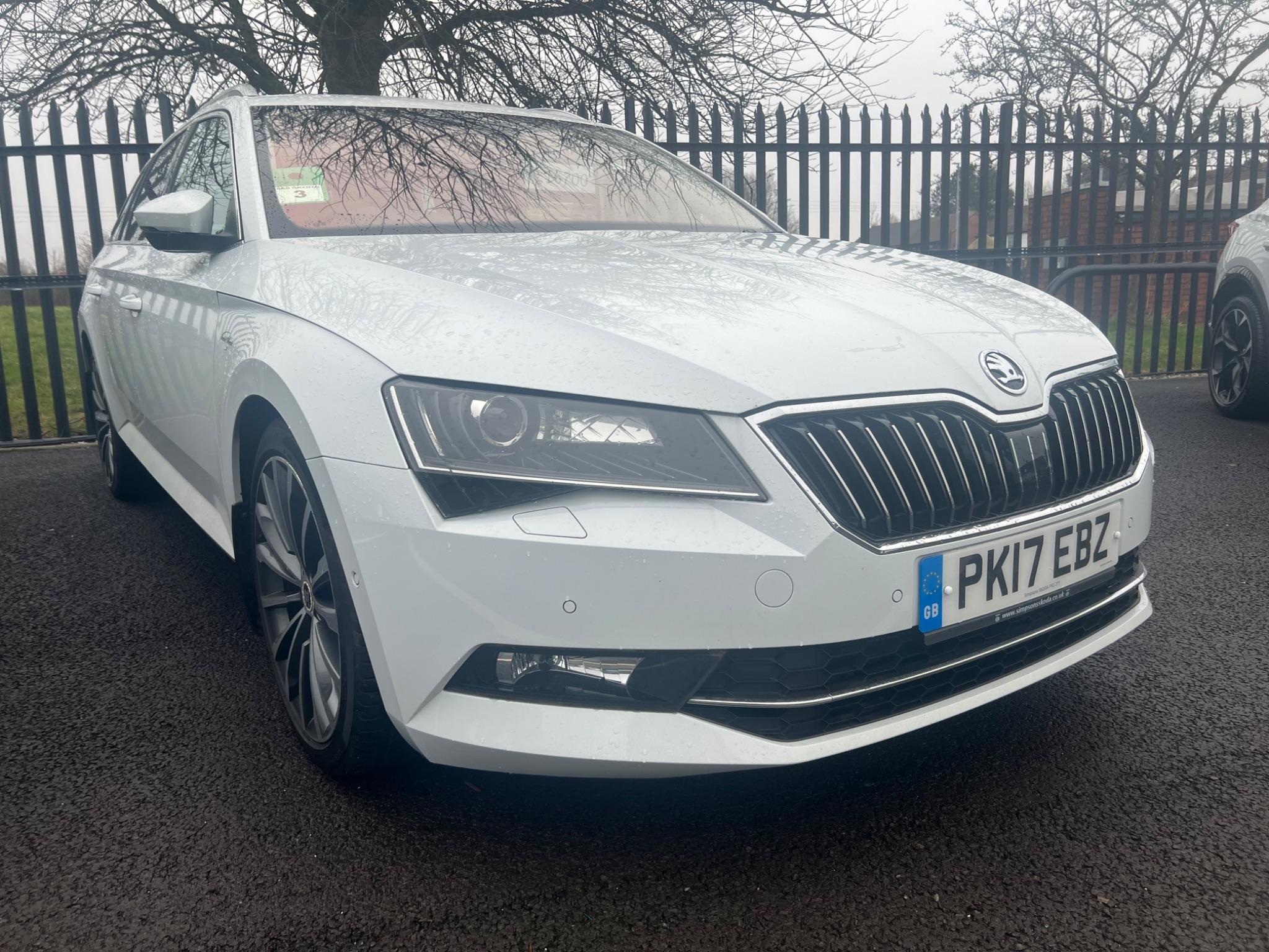 Main listing image - Skoda Superb Estate