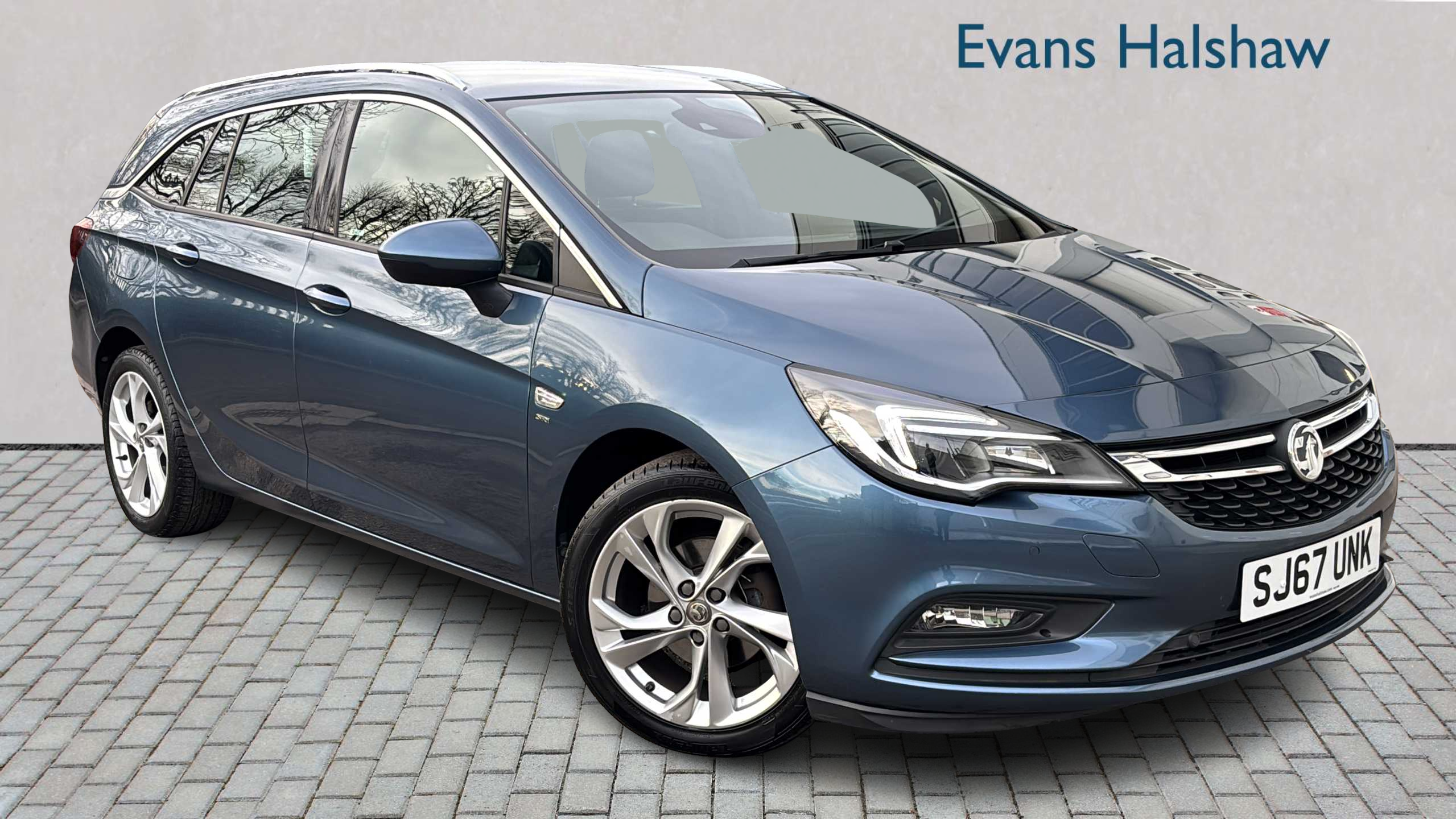 Main listing image - Vauxhall Astra Sports Tourer