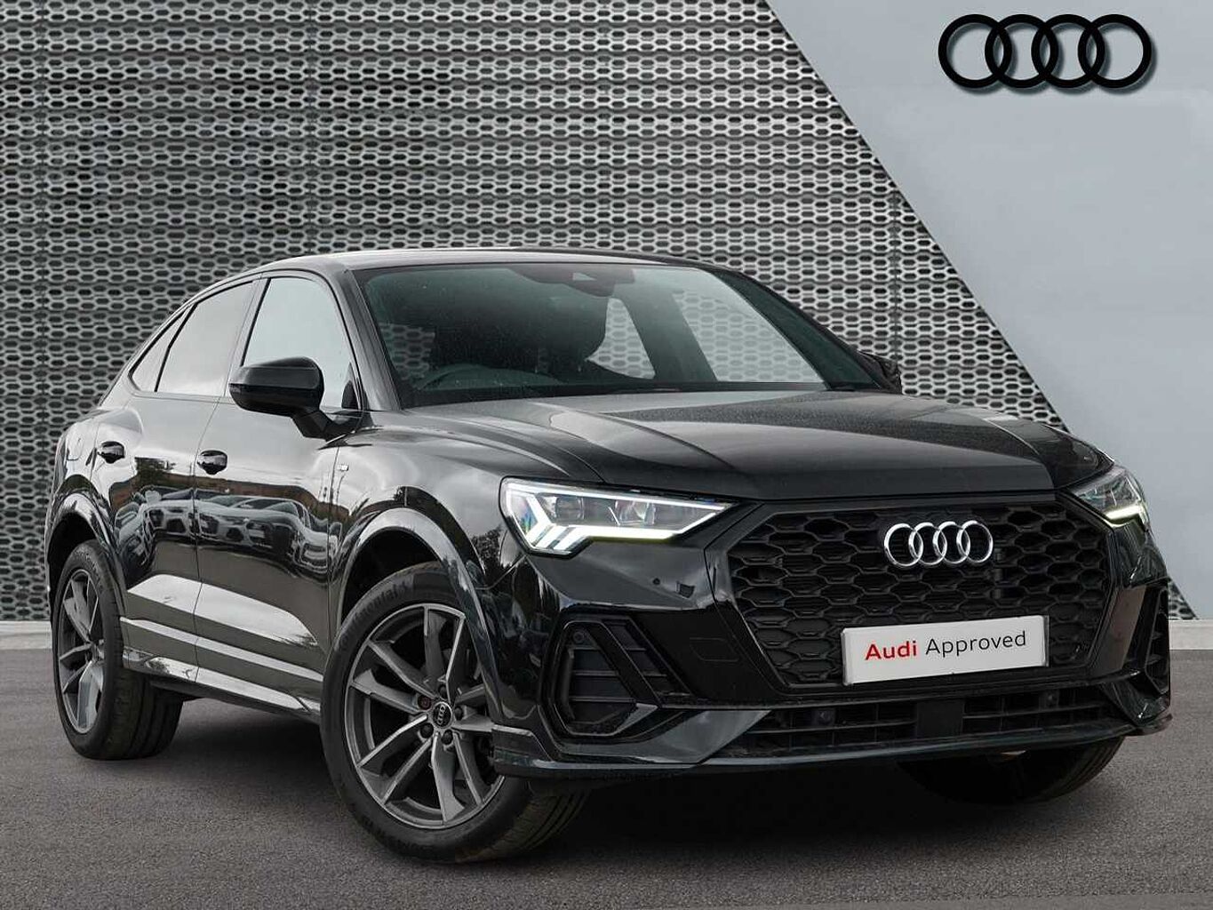 Main listing image - Audi Q3