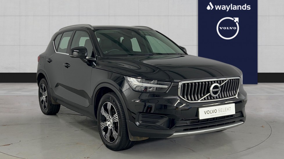 Main listing image - Volvo XC40